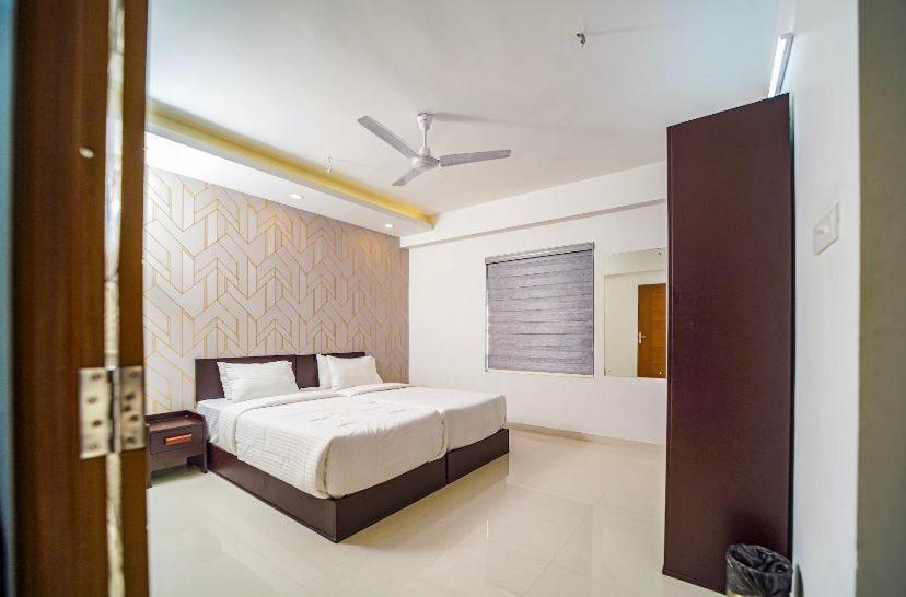 Hotel Nujoom Rooms & Apartments Kochi Dış mekan fotoğraf