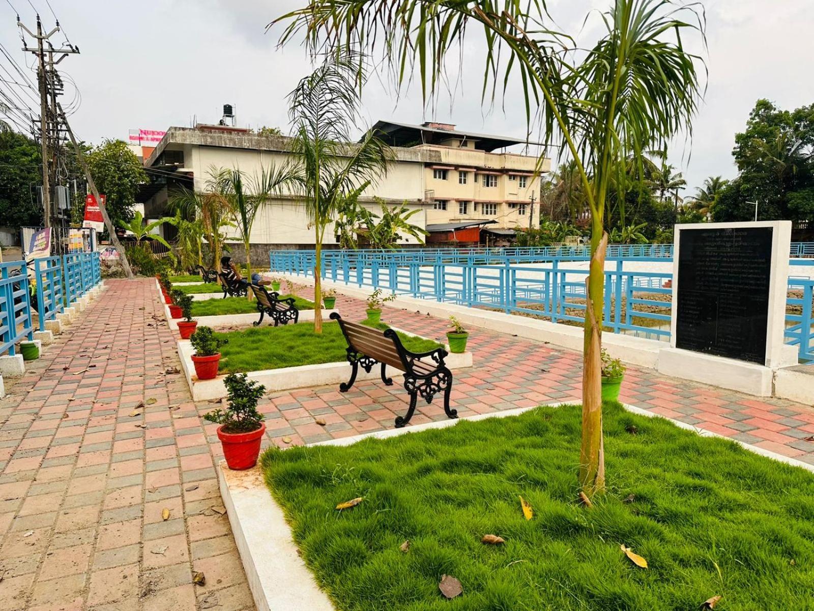 Hotel Nujoom Rooms & Apartments Kochi Dış mekan fotoğraf